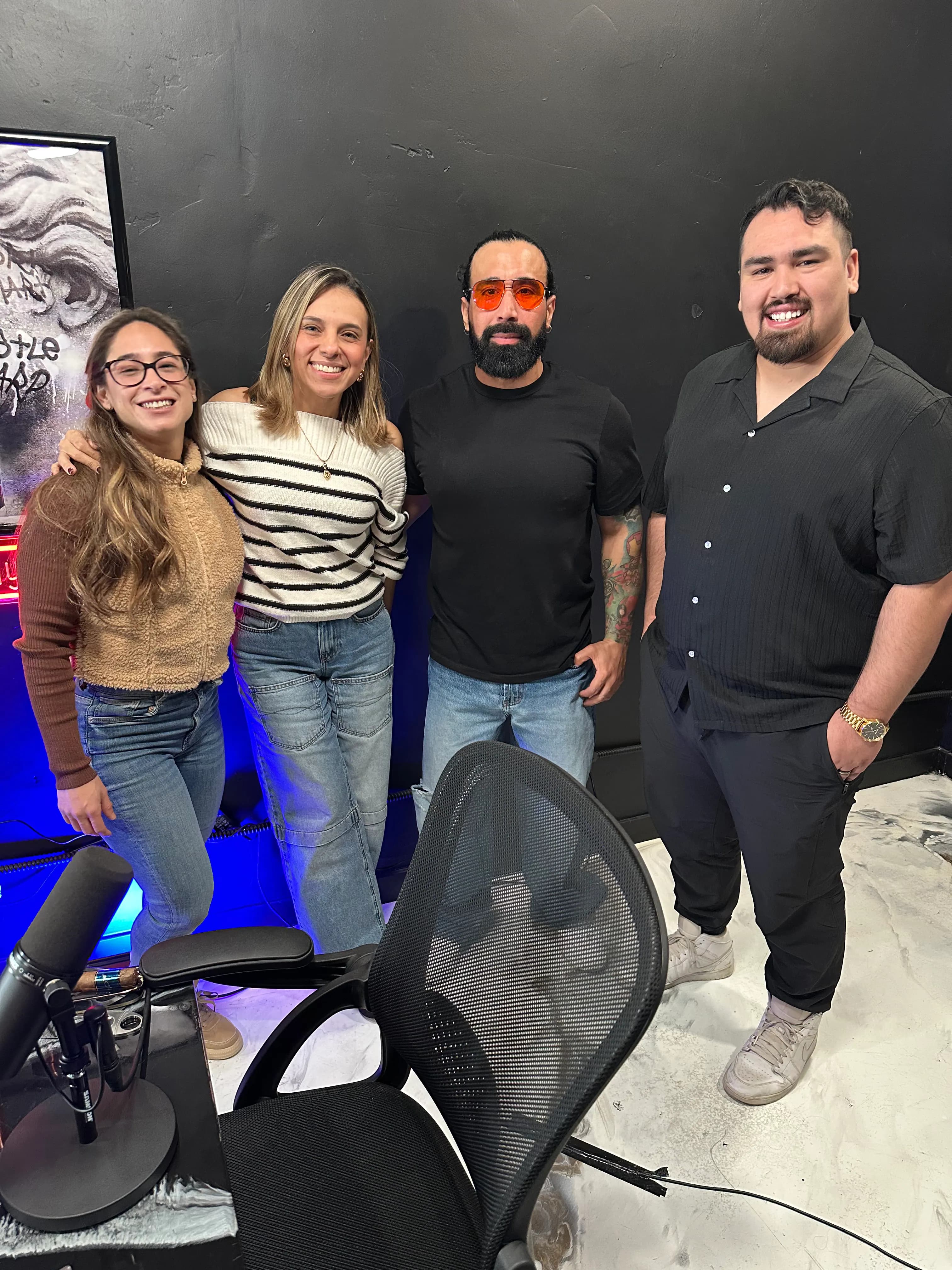Panel con invitados